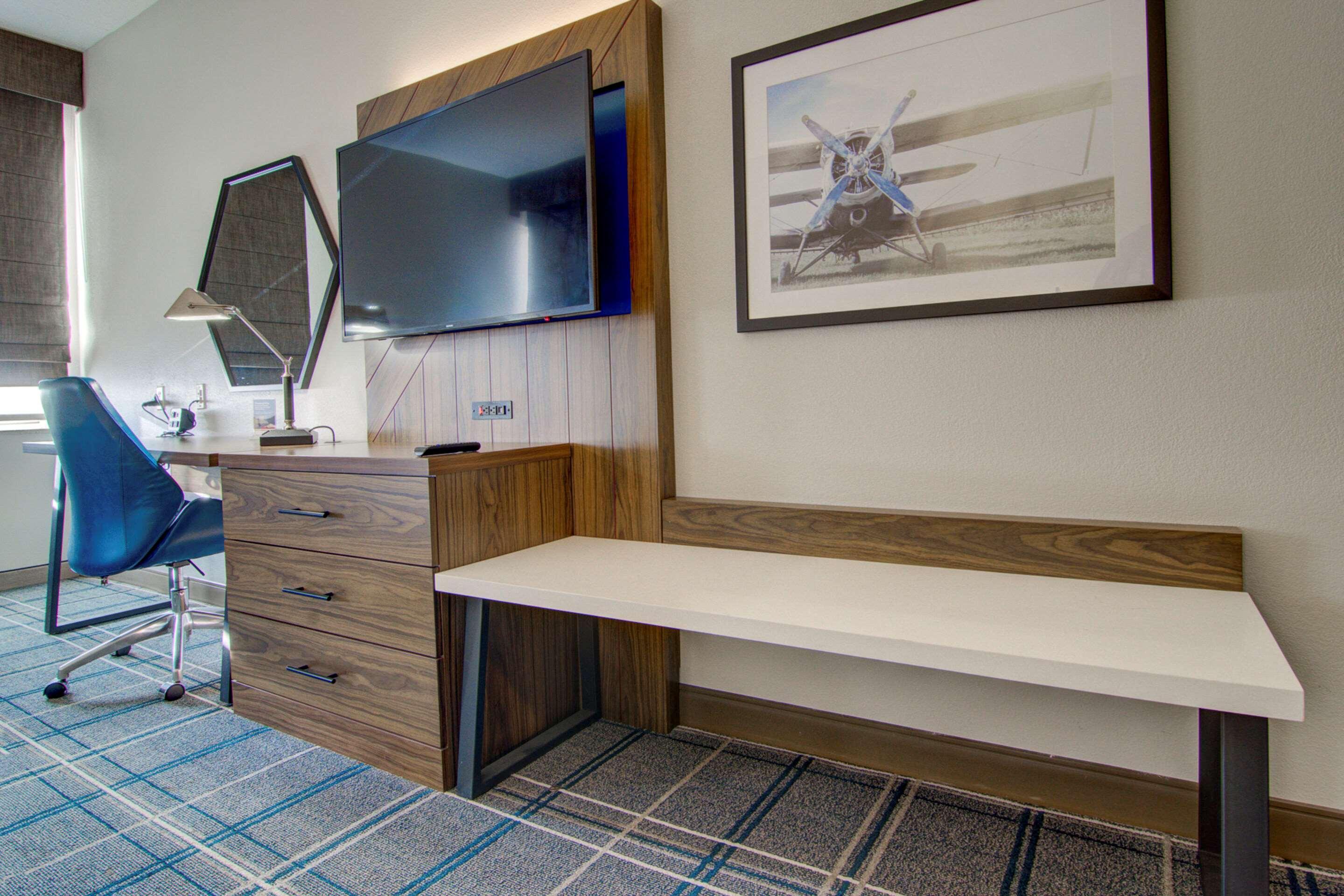 Comfort Suites Newport News Airport Экстерьер фото