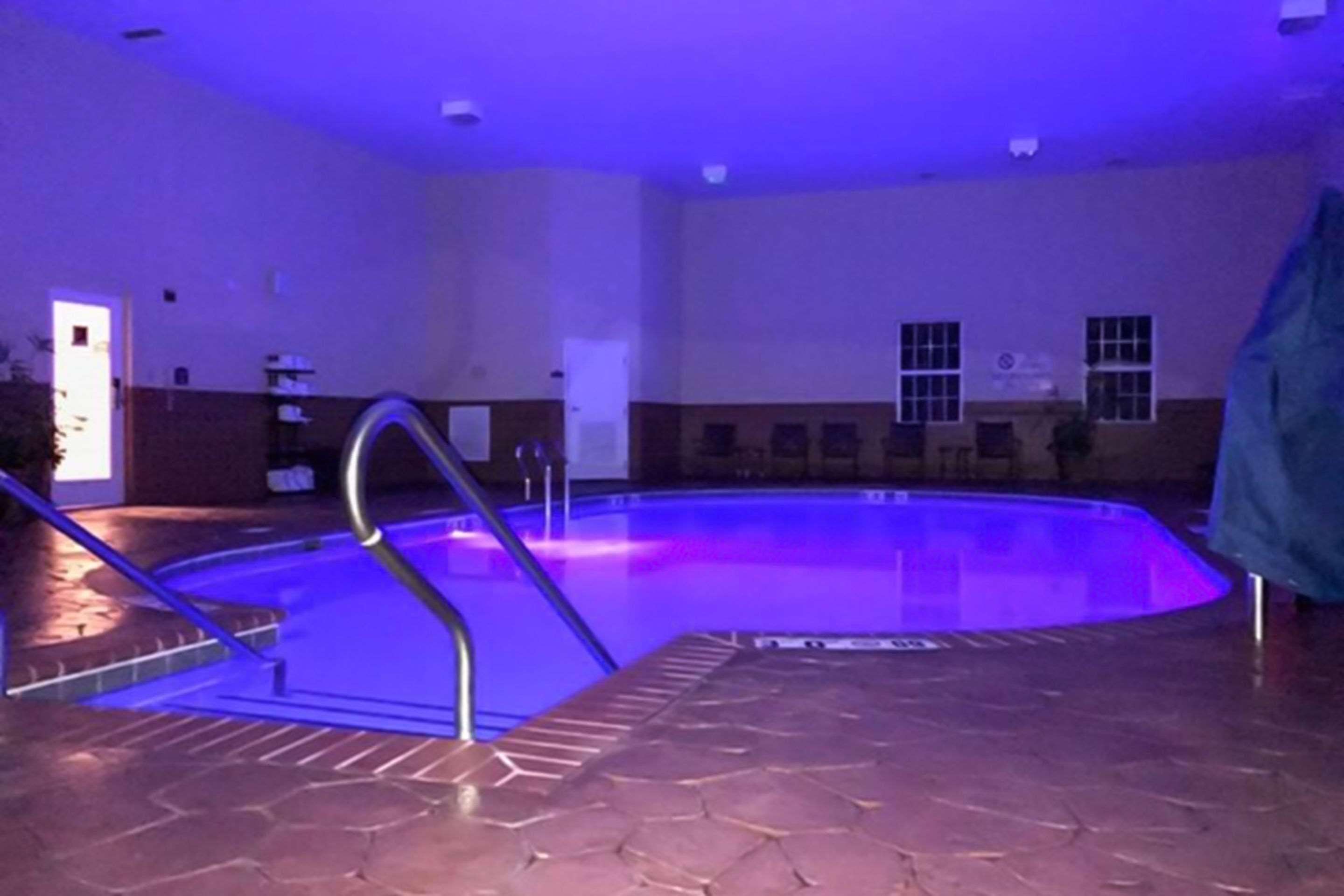 Comfort Suites Newport News Airport Экстерьер фото