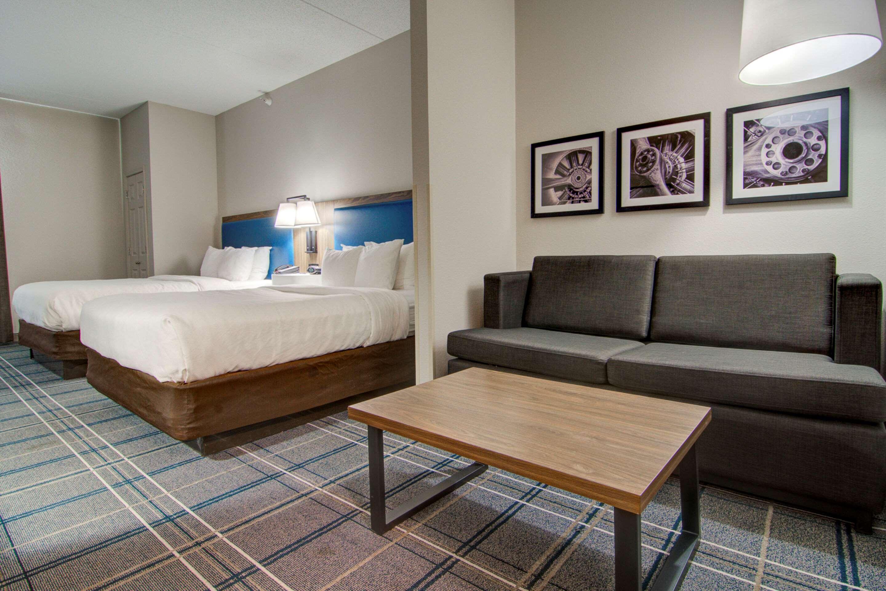 Comfort Suites Newport News Airport Экстерьер фото