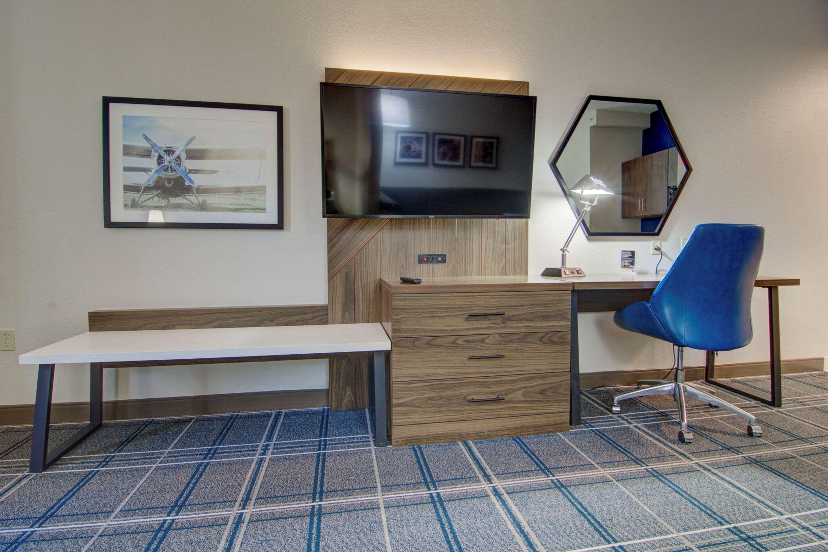 Comfort Suites Newport News Airport Экстерьер фото