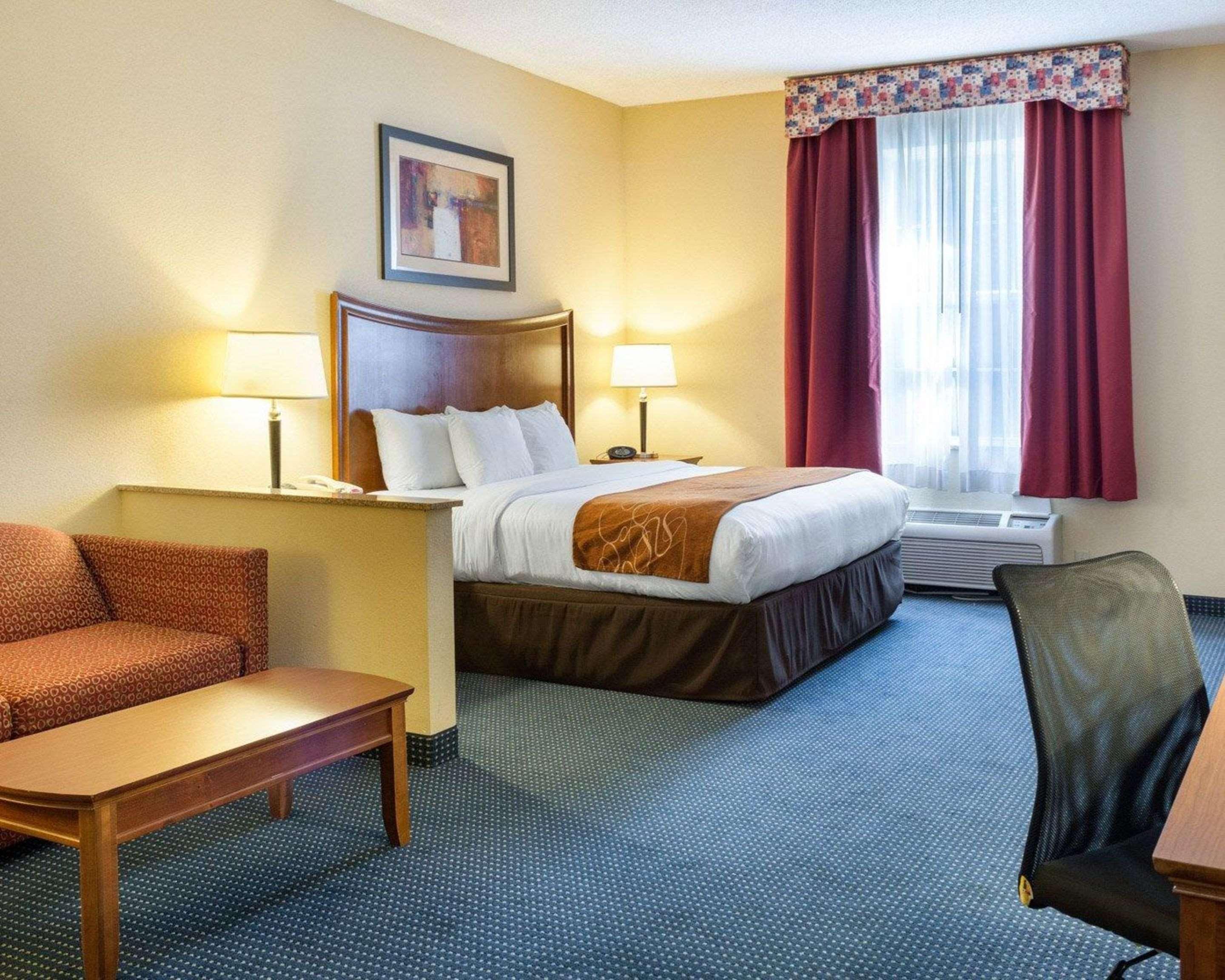Comfort Suites Newport News Airport Экстерьер фото